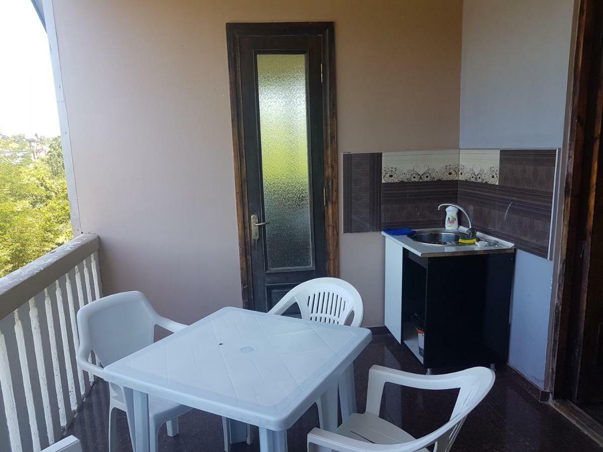 كوبوليتي Hotel Near The Sea المظهر الخارجي الصورة