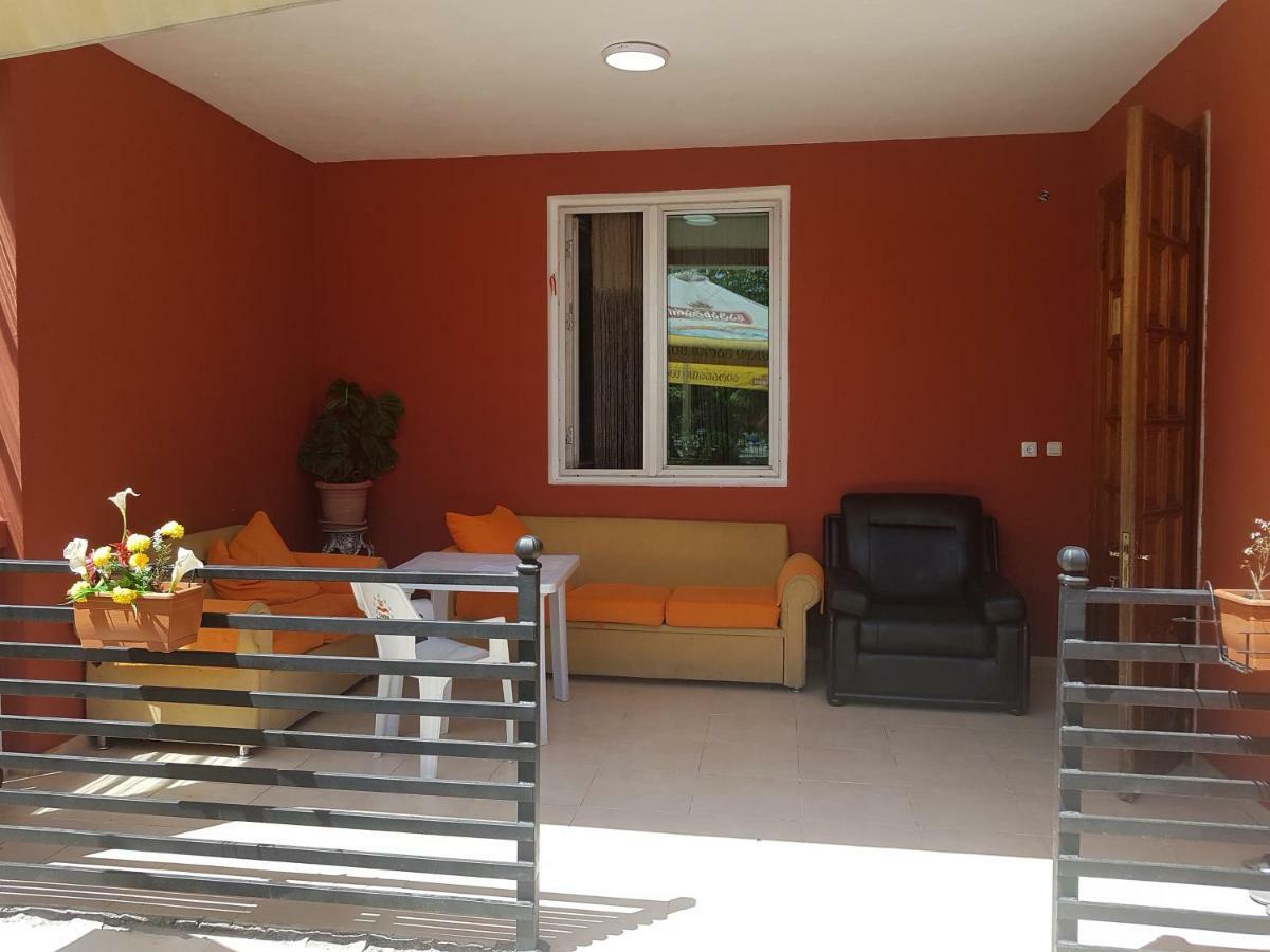 كوبوليتي Hotel Near The Sea المظهر الخارجي الصورة